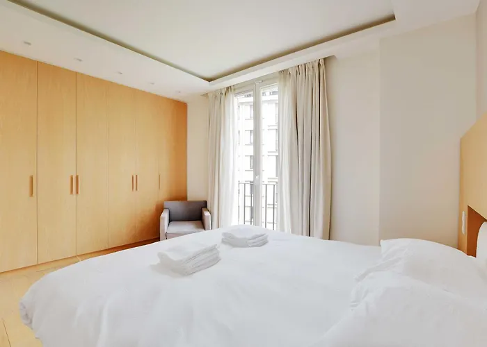 Charming Appt With A-c- 1bd-2p - Tour Eiffel